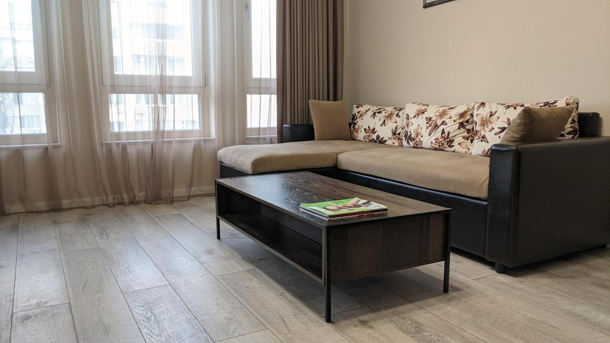 Lux 2 Central Apartment With Garage Plovdiv Luaran gambar